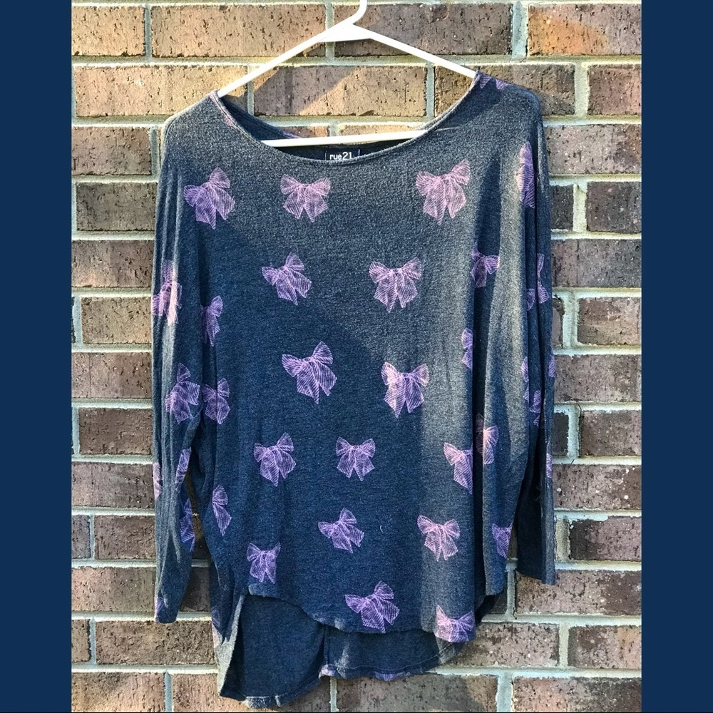 PRICE DROP • Rue 21 • Gray LSlv. Top with Pink Bows/Ribbon | L